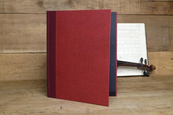 Wine-red sheet music folder for your ensemble, robust quality from Germany